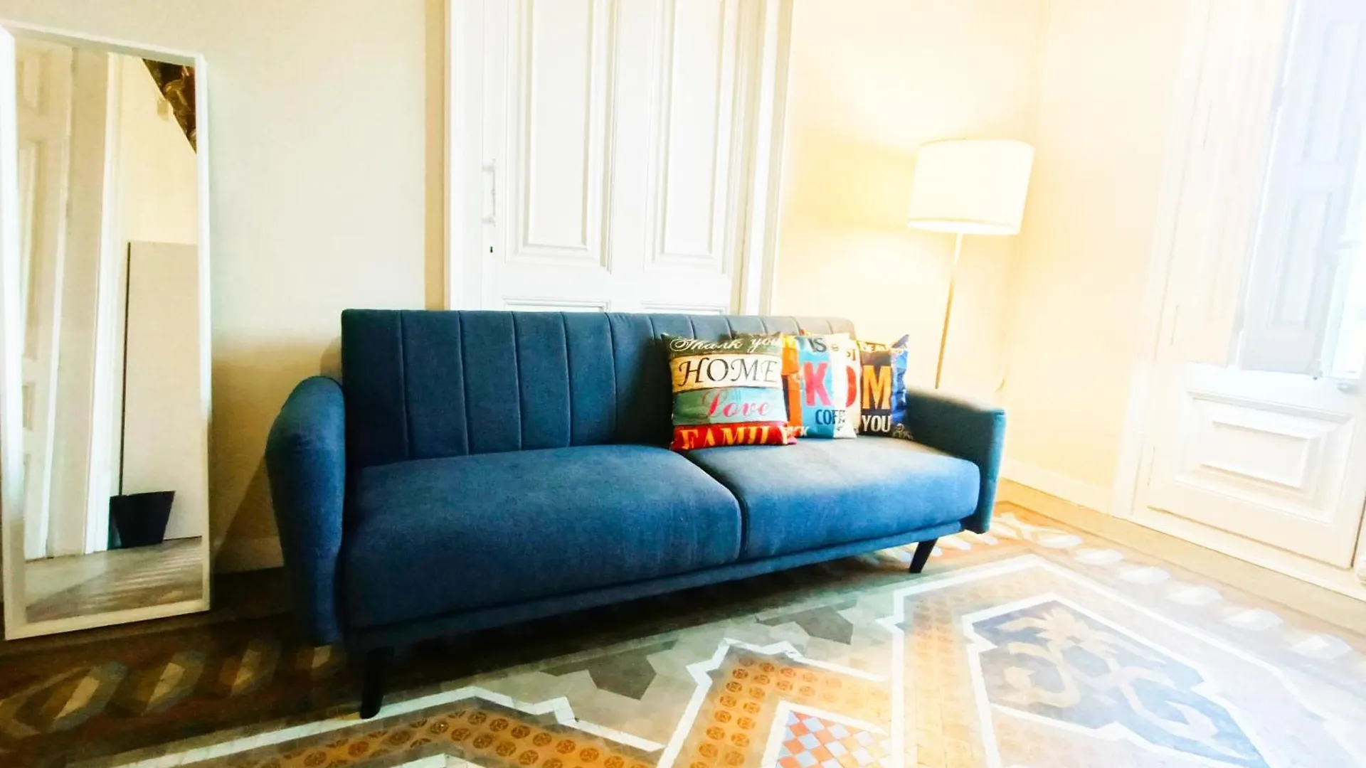 Private Rooms By Plaza Catalunya 바르셀로나 스페인
