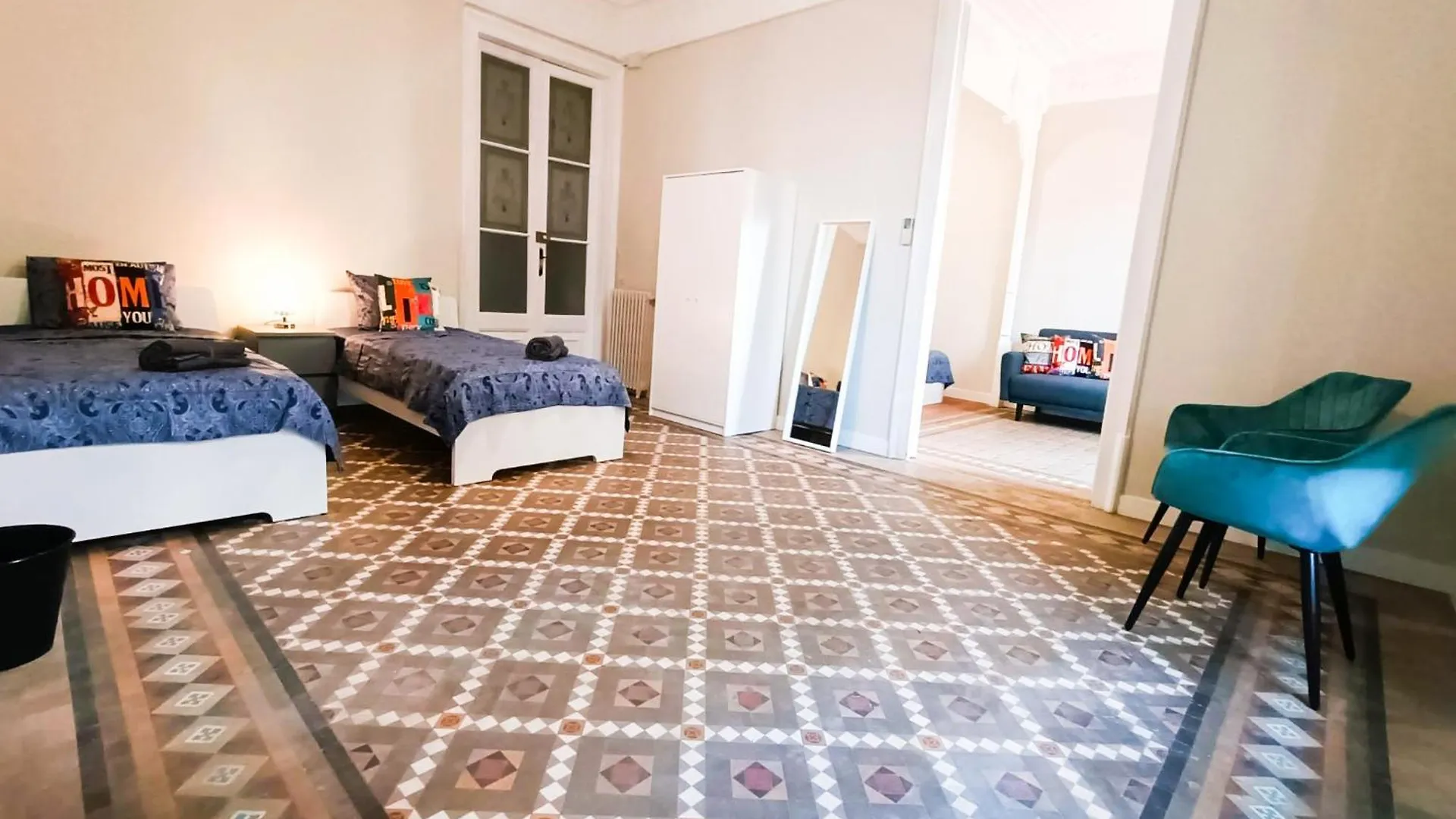 Private Rooms By Plaza Catalunya 바르셀로나