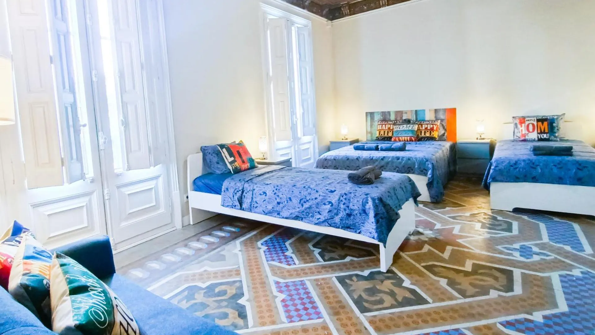 Private Rooms By Plaza Catalunya Barcelona Vandrarhem